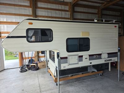 1991 Lance Squire LS3000/8.6 - Fits 6'6" truck bed