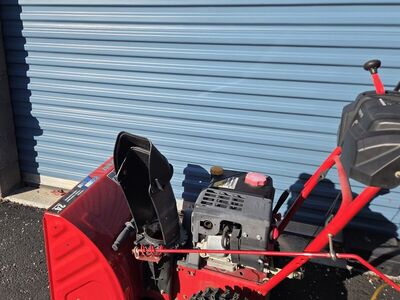 Snowblower - Troybilt 24" Storm 2410 6 speed