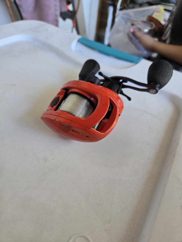 13 Fishing Concept Z Casting Reel Orange Used