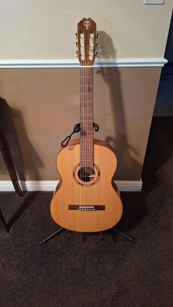 Teton STC110NT Nylon string guitar and Gig Bag