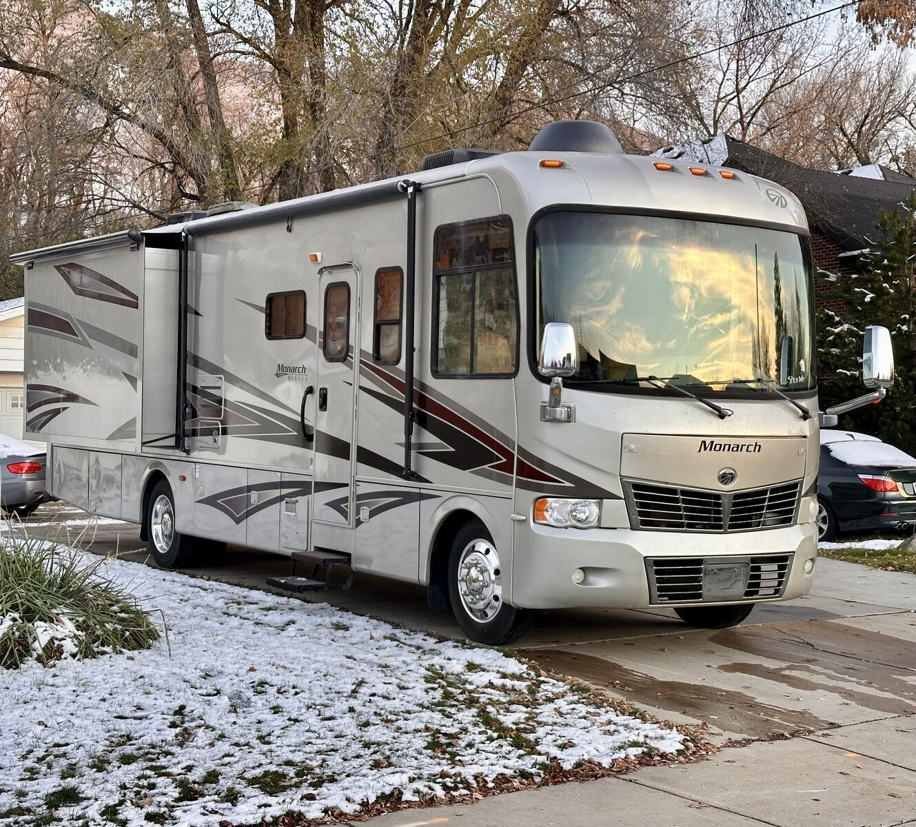2008 Monaco Monarch 34 Foot Class A Gas Motorhome
