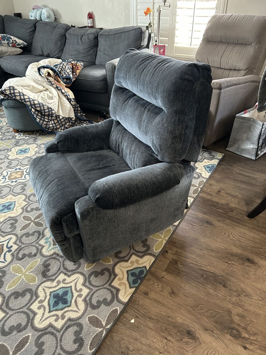 Kid/teen Size Powered Recliner