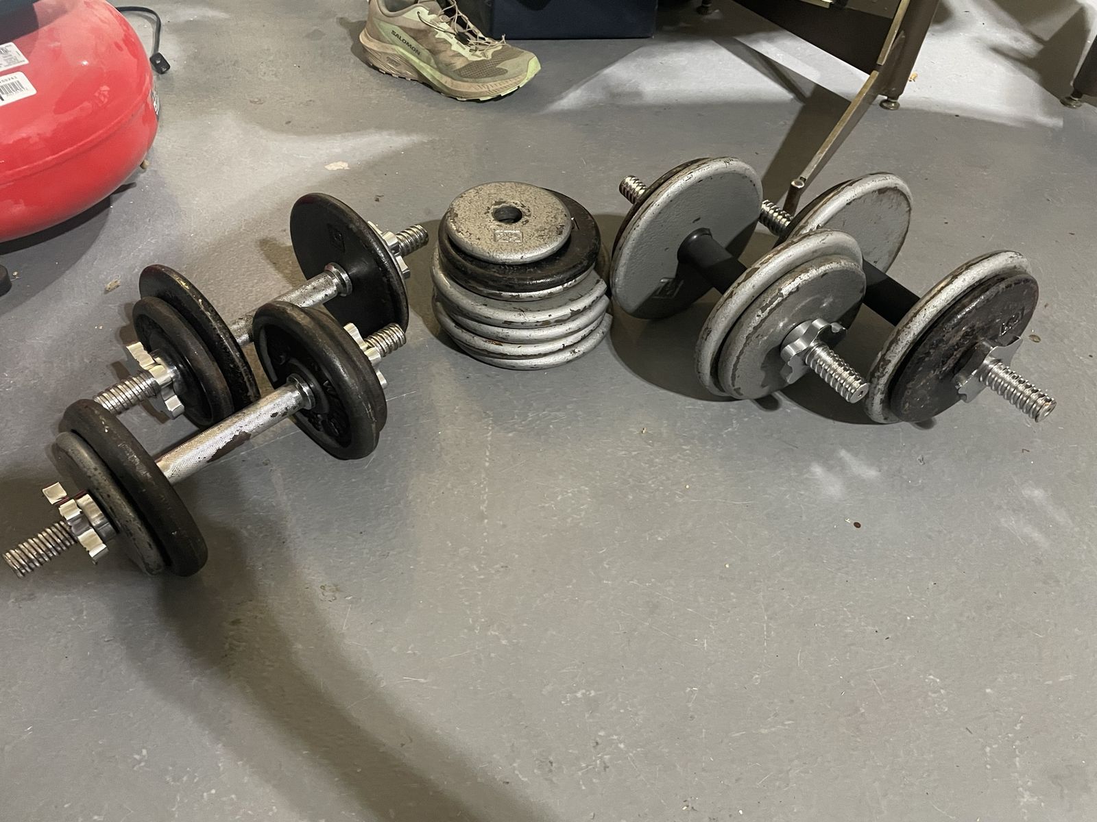 Weights with adjustable barbells
