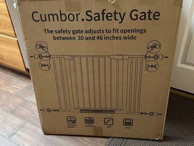 Dog/baby gate