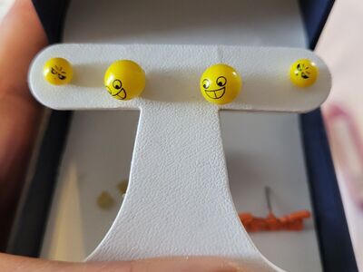 Set of 2 pair of emoji earrings