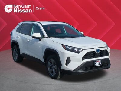 2022 TOYOTA RAV4 XLE