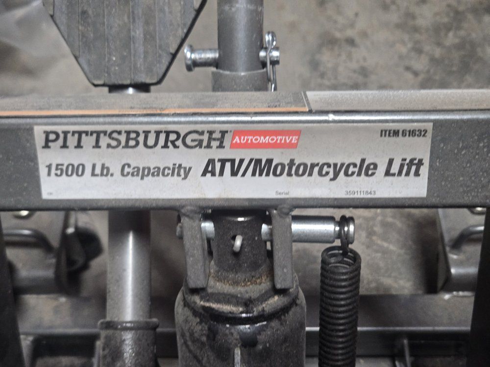 Motorcycle/ATV Lift