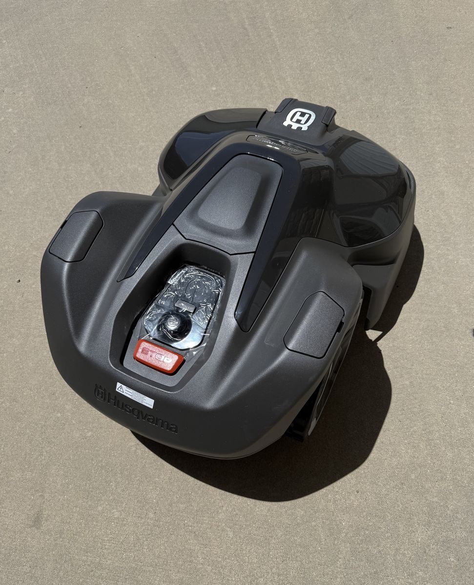 Husqvarna Automower 410iQ ( Never used )