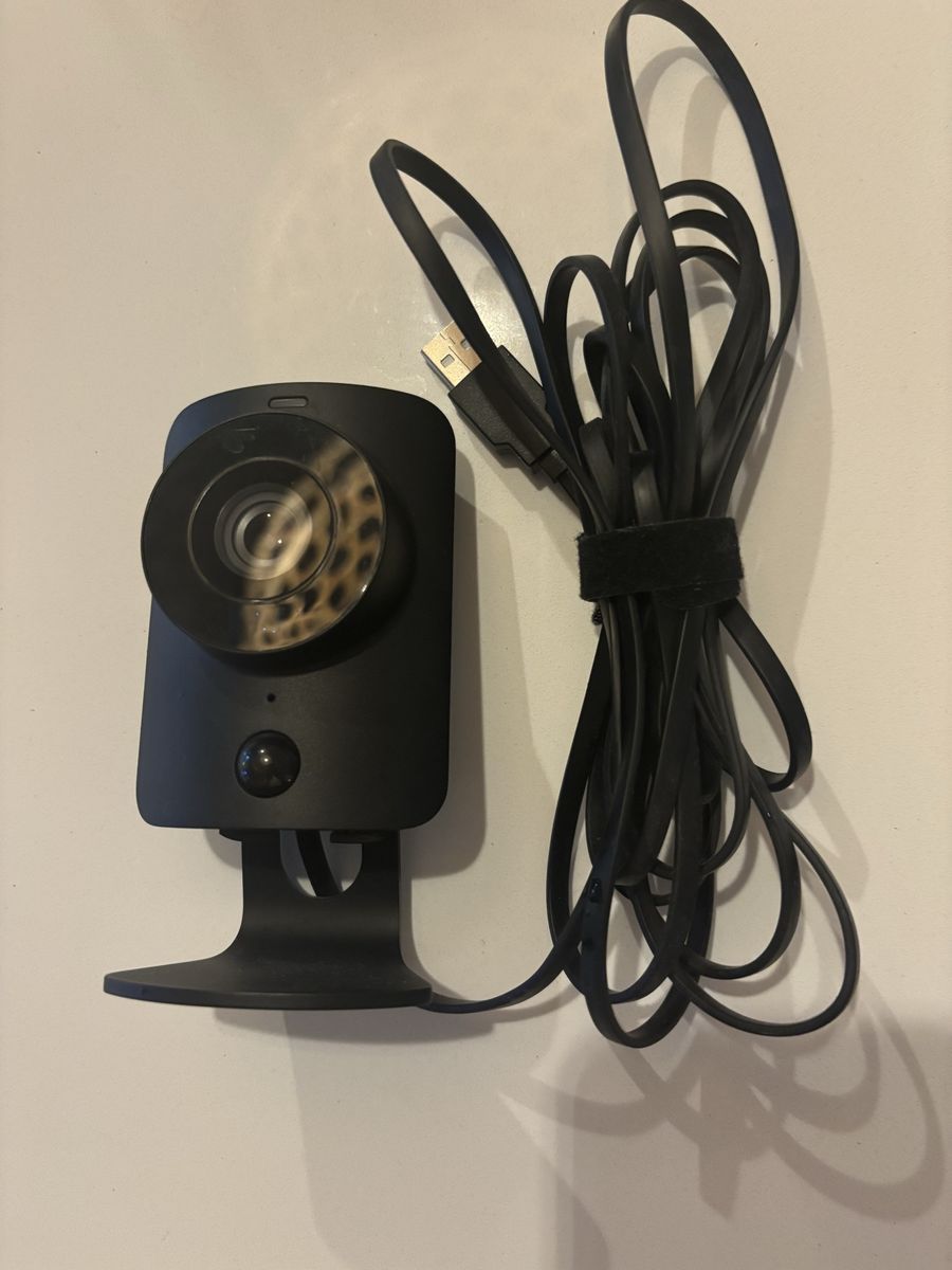 SimpliSafe SSCM1 Wireless Indoor Security Camera - Black