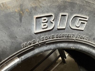 30x9.50 15 Big O Tires