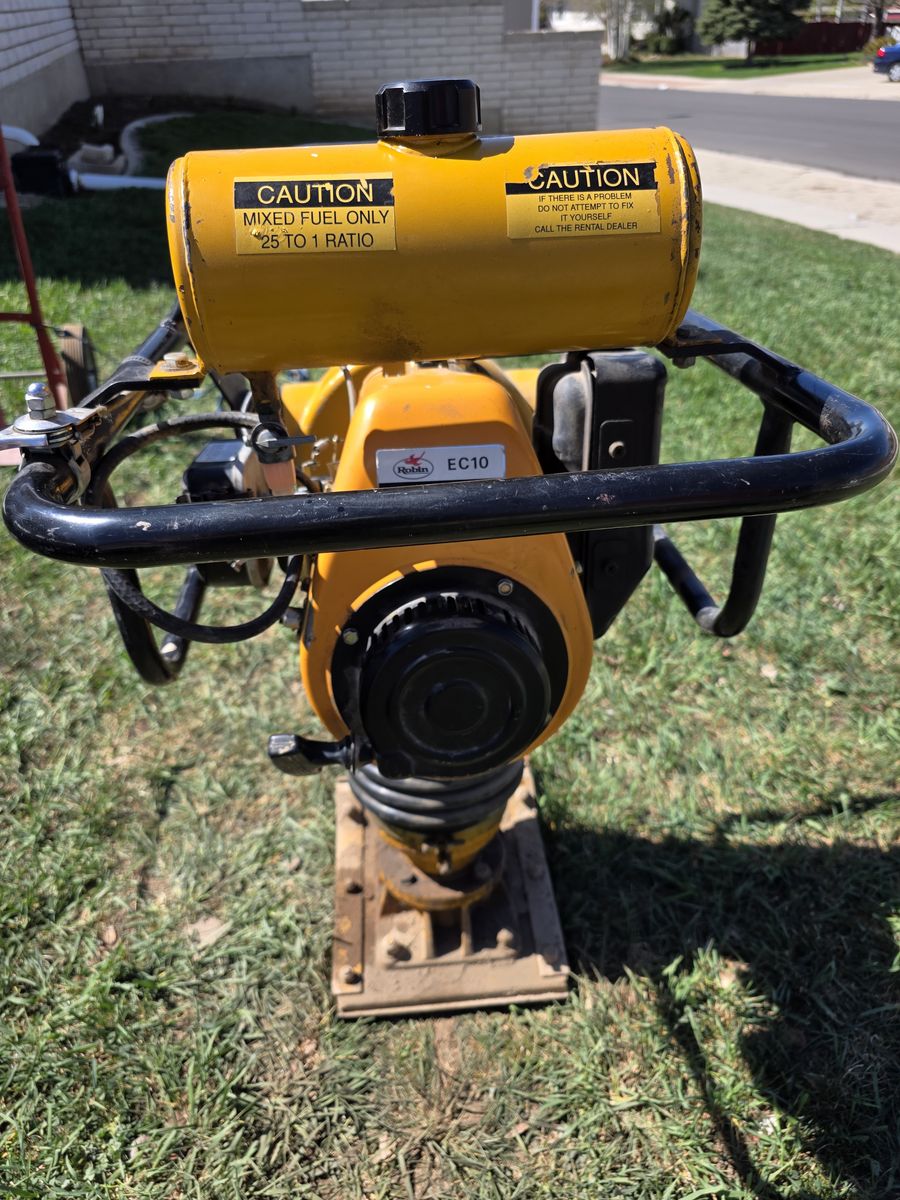 Robin EC 10 Compactor