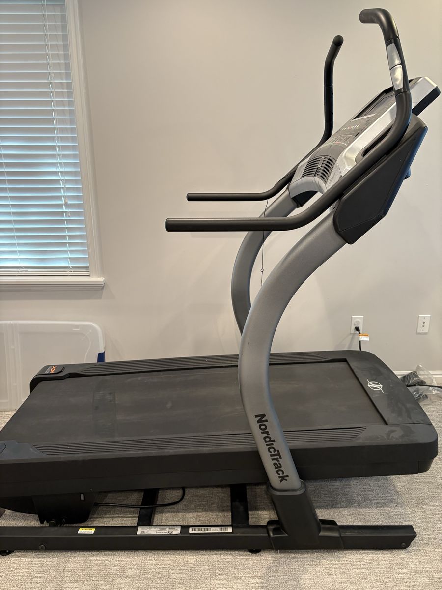 NORDIC TRACK TREADMILL
