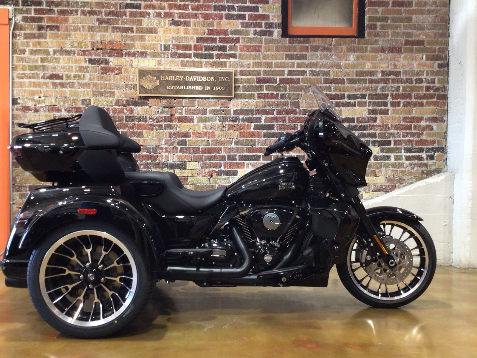 2026 HARLEY-DAVIDSON STREET GLIDE 3 LIMITED FLHLT