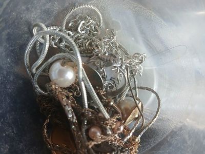 Mixed Lot of Assorted Costume Jewelry - Necklaces, Chains, & Pearls - Good for Crafting/Repair