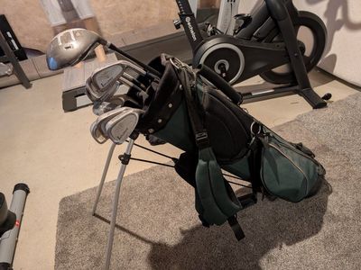 Wilson ProStaff OS Golf Club Set with Stand Bag