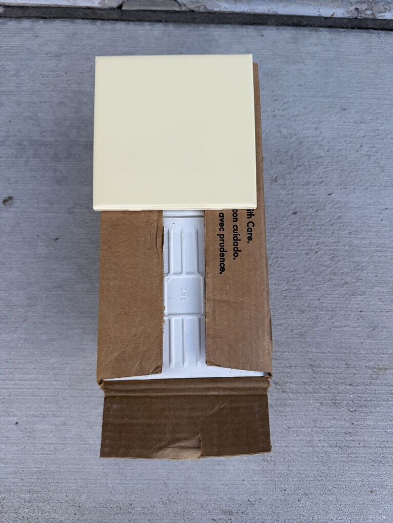 “Bright & Matte” Marshmallow Wall Tile