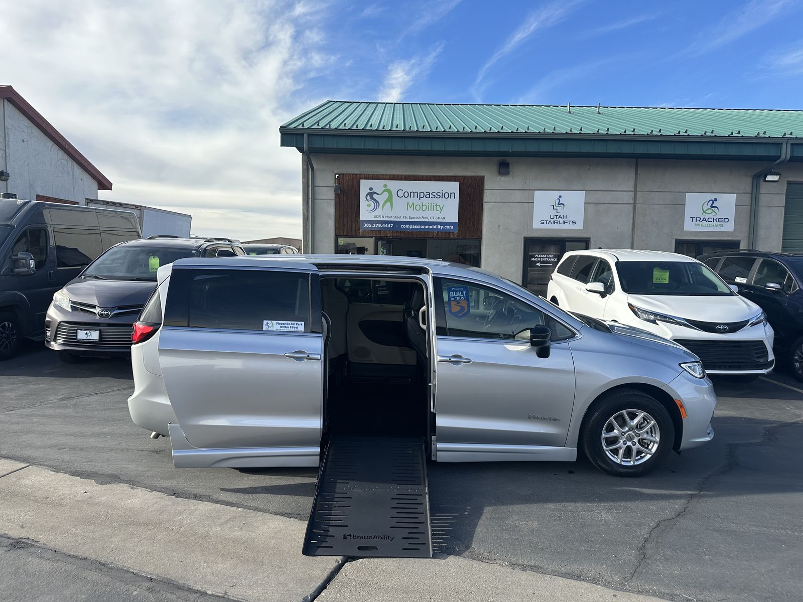 2024 Chrysler Pacifica Touring L