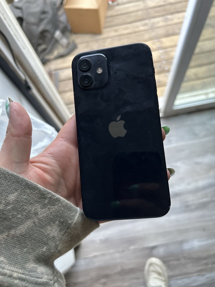 Apple iPhone 12 - Black - 86% Battery Health
