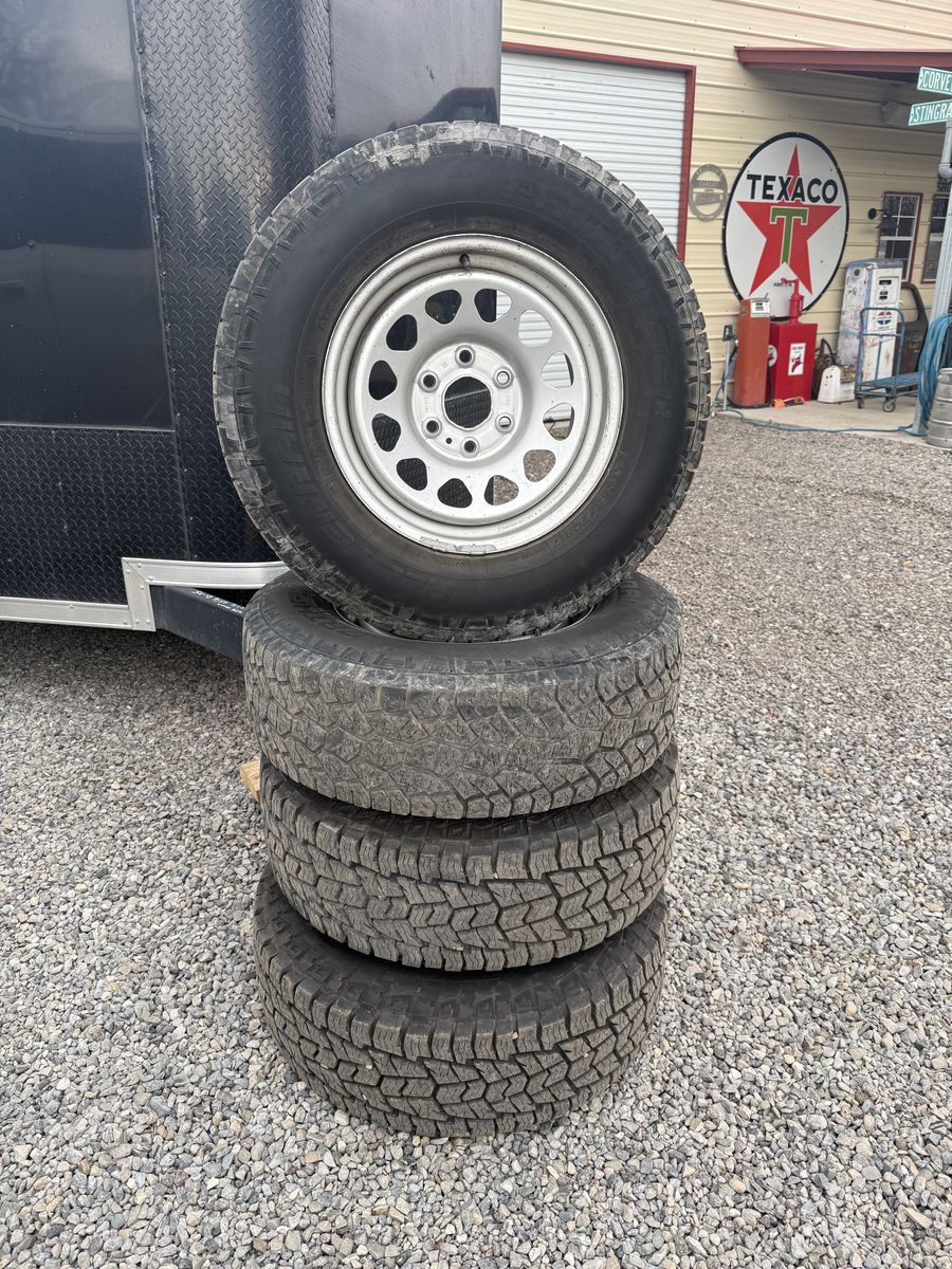 Tires & Wheels 265/70R17