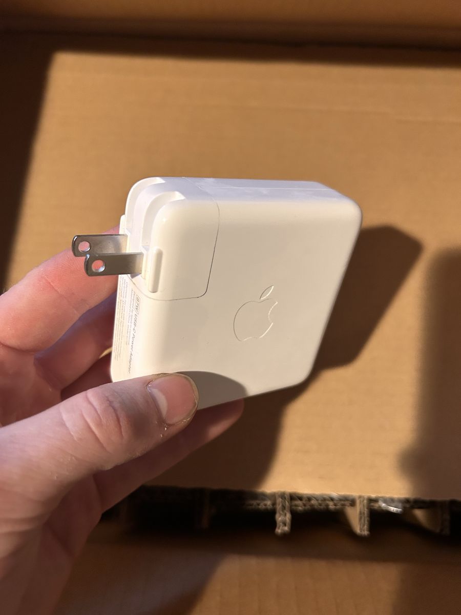 Apple 87w power adapter
