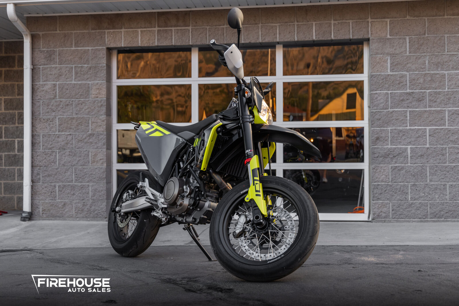 2023 Husqvarna Supermoto 701 For Sale!! Low miles