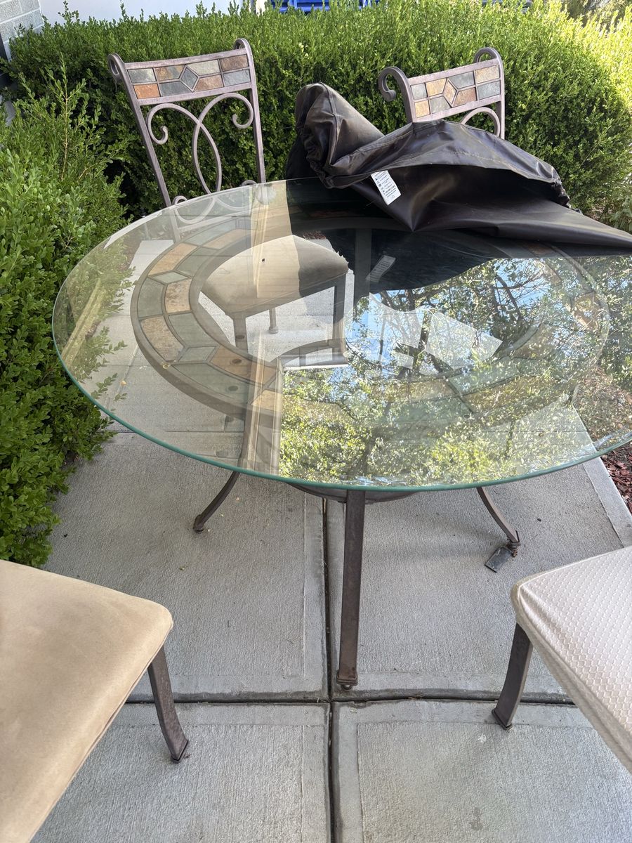 Outdoor Metal and Glass Round Dining Table with 4 Chairs and Protective Cover