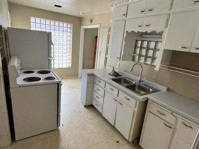 Free Antique Kitchen
