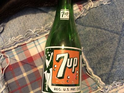 Vintage Green Glass 7 Up Soda Bottle San Francisco 7 oz Swimsuit Girl ACL