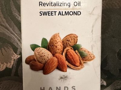 New. Sweet Almond Cuticle Oil For Nails And Hair