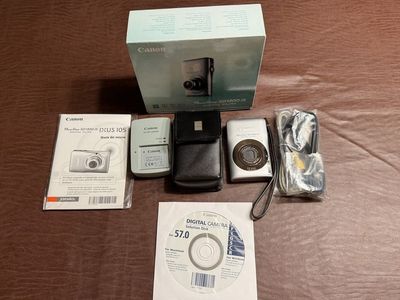 Canon PowerShot SD1300 IS Silver Compact Digital Camera 12.1MP - Bundle