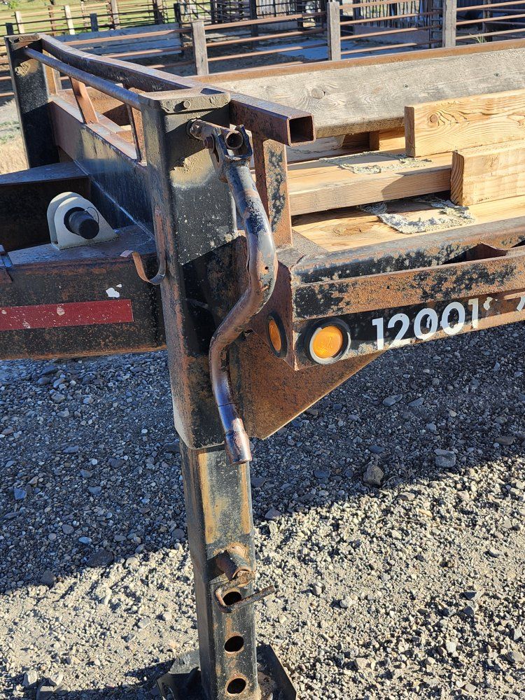 Heavy-Duty Prairie Flatbed Trailer - 30 ft. 2011, pintle hitch, no deck, Utility Trailer