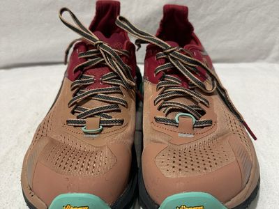 Altra Olympus 5 women’s 7 beige/magenta trail shoe