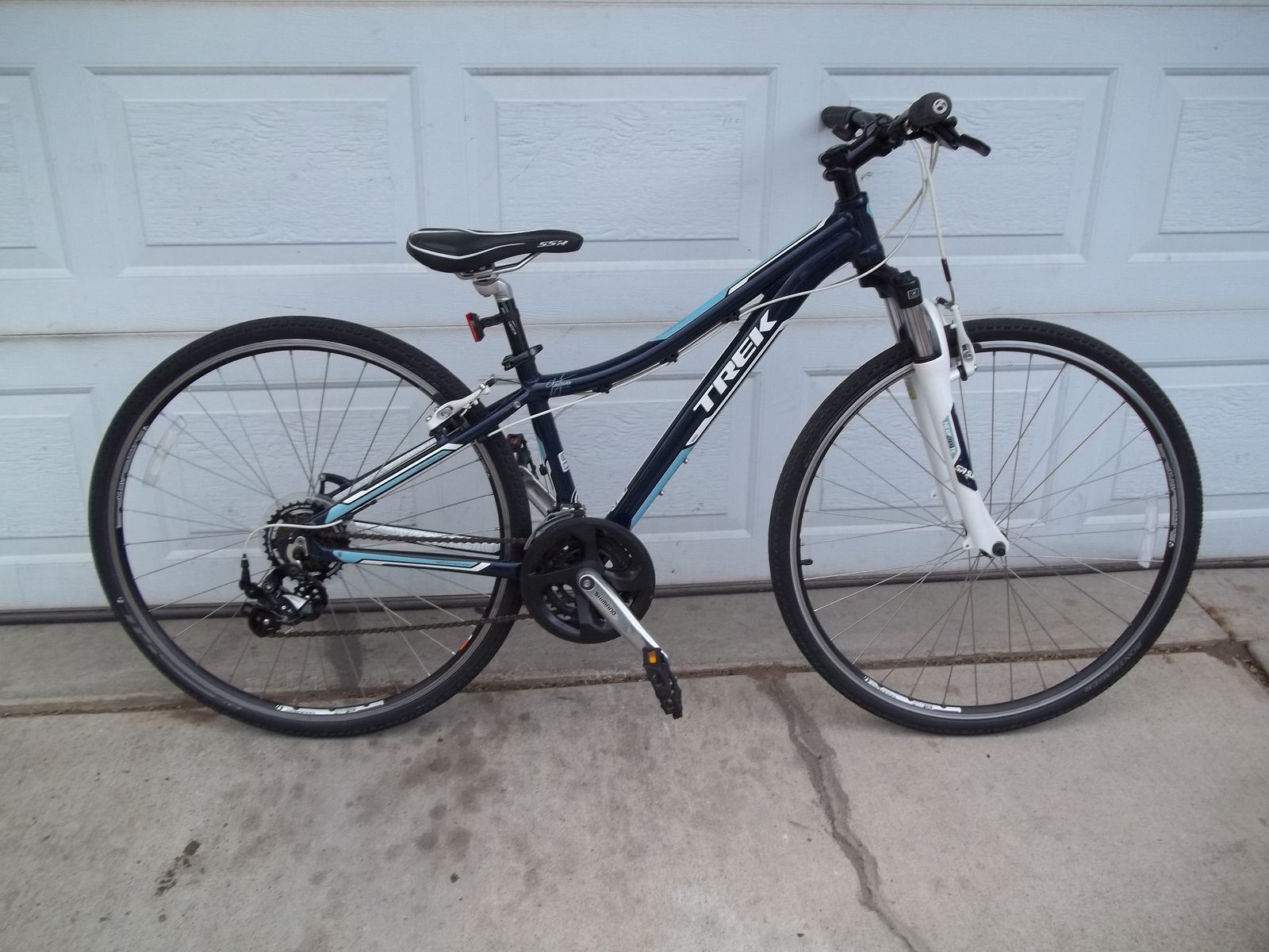 TREK NEKO Hybred Commuter Bicycle