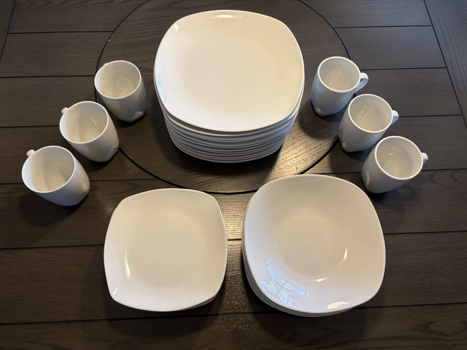 Tabletops Gallery Quinto White Square Dinnerware Set - Plates, Bowls, Mugs