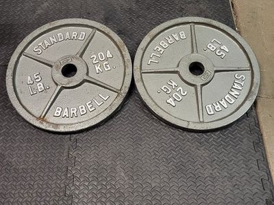 Weights 90 pounds