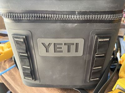 Yeti Hopper Flip 8 cooler