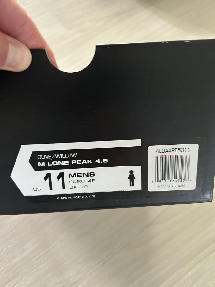 Altra Lone Peak Mens Trail Running shoes (size 11)