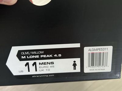 Altra Lone Peak Mens Trail Running shoes (size 11)