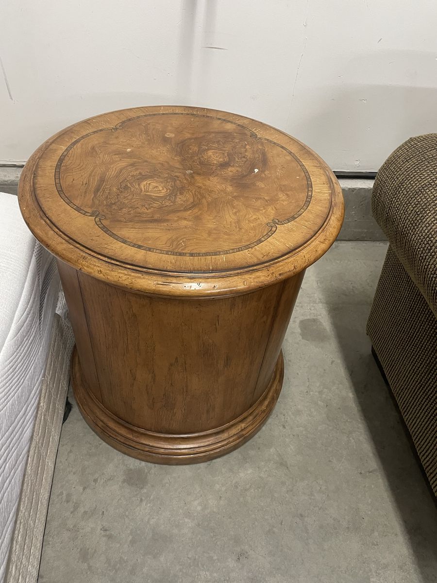Cabinet wooden
