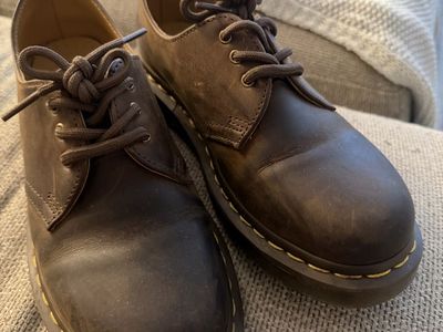 Brown Oxford doc martens size 5