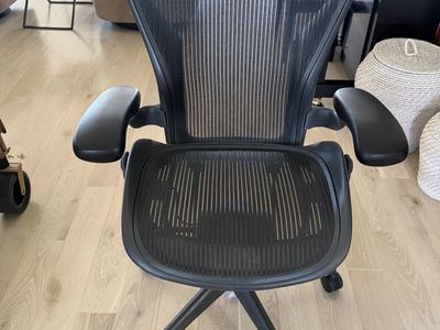 Herman Miller Aeron Chair Size B