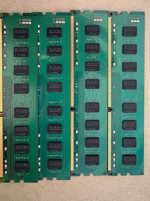 Samsung 4 GB DDR3 12800U Memory
