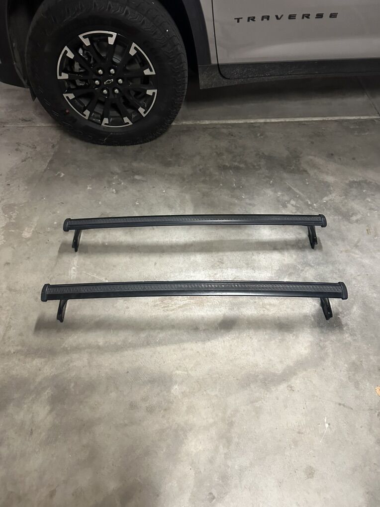 Chevy Traverse Roof Cross Bars – OEM