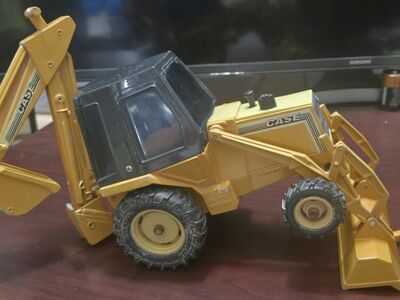 Ertl 1:16 Scale Case Construction King Loader