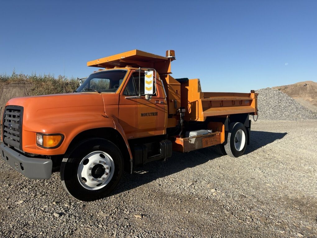 Dump Truck And Tractor Services