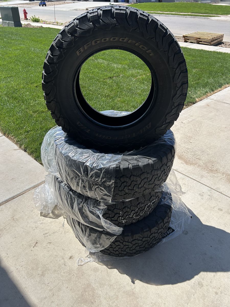 BFG K02 LT265/70R17