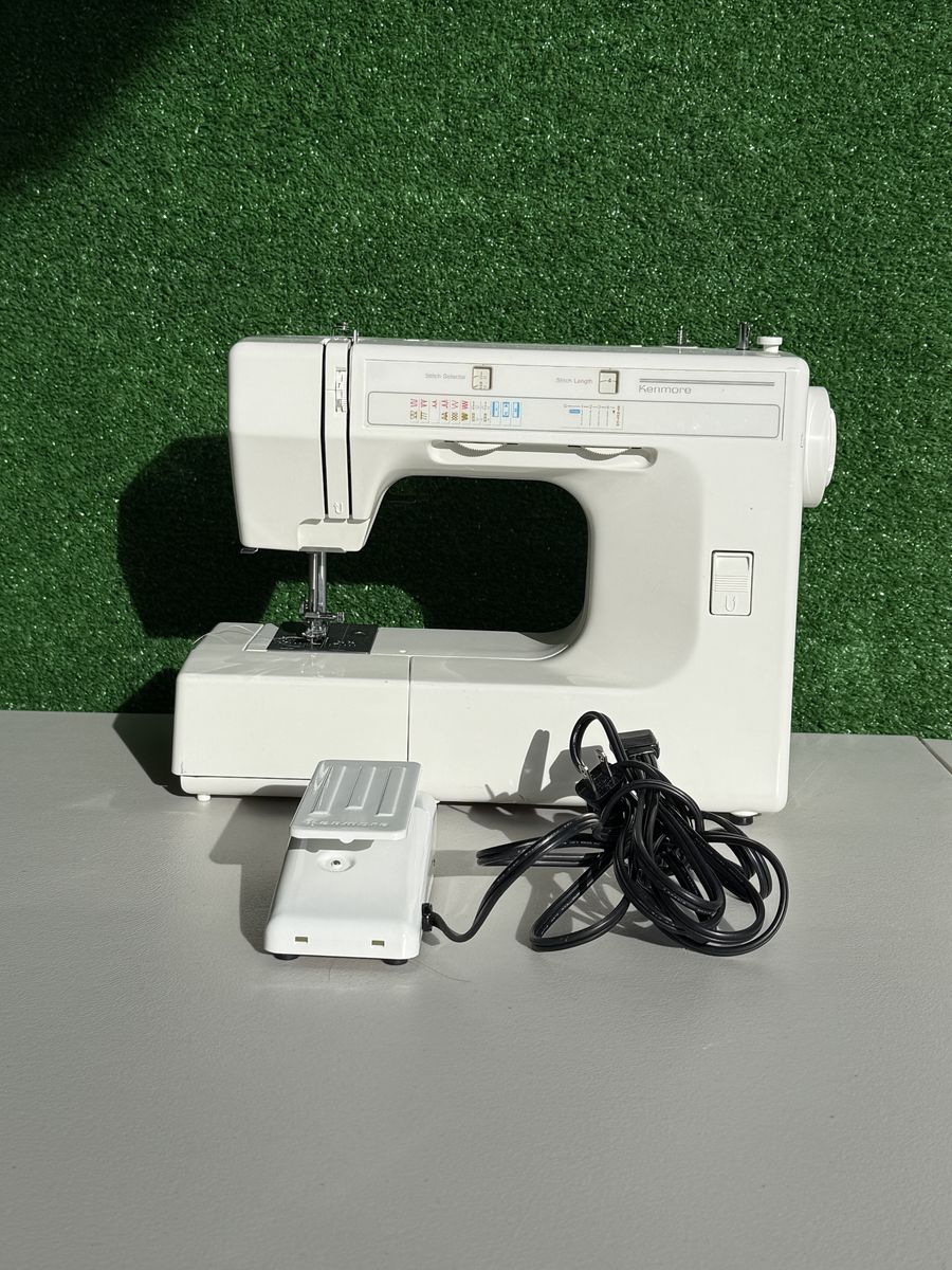 Kenmore Sewing Machine Model 385 WORKING
