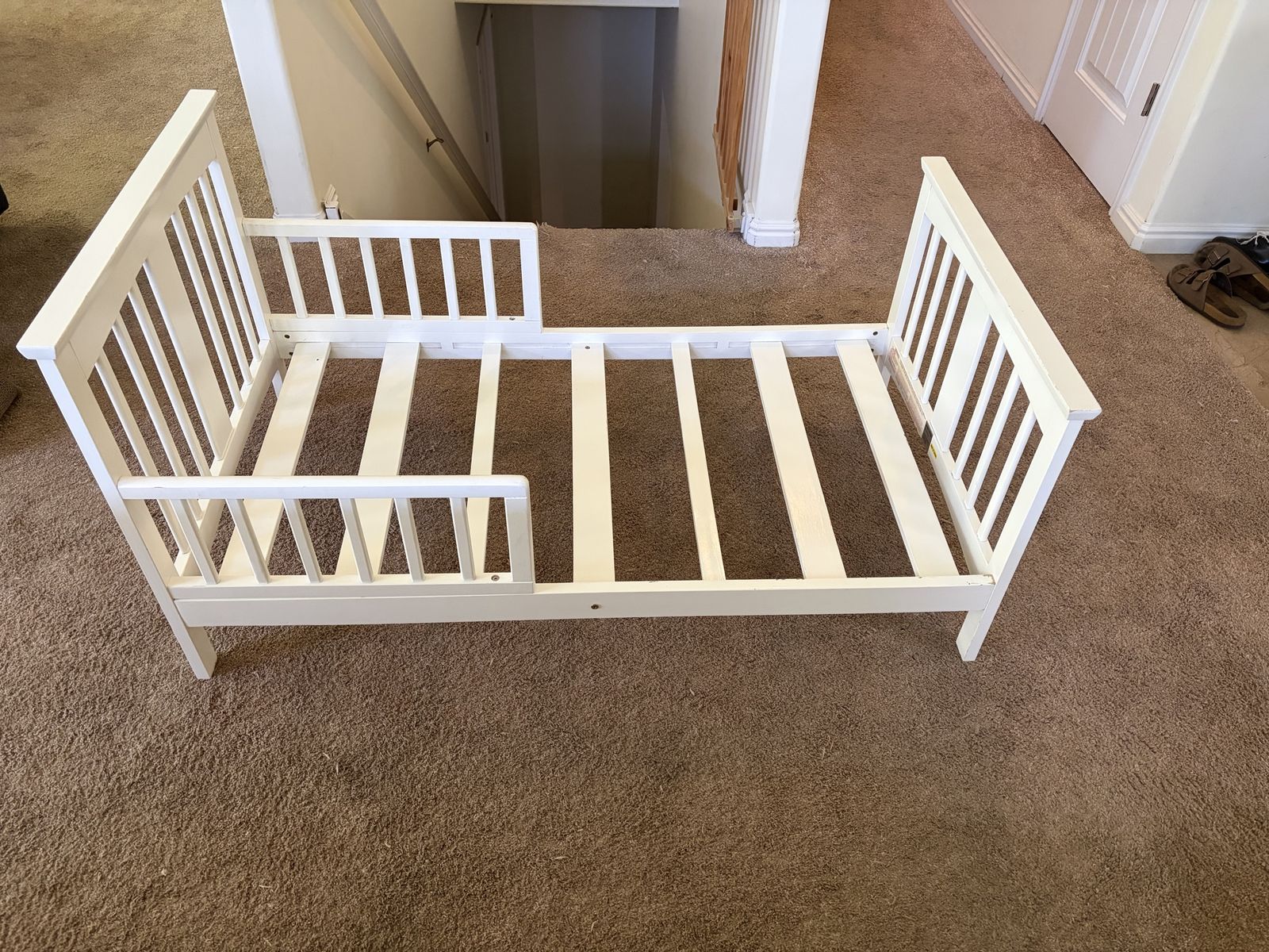 Toddler bed