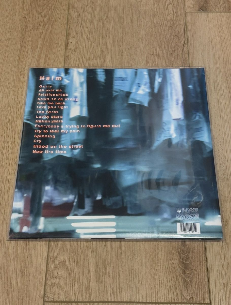 Main image 6