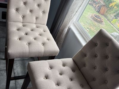Set of 2 Tufted Fabric Bar Stools in Beige with Dark Wood Legs